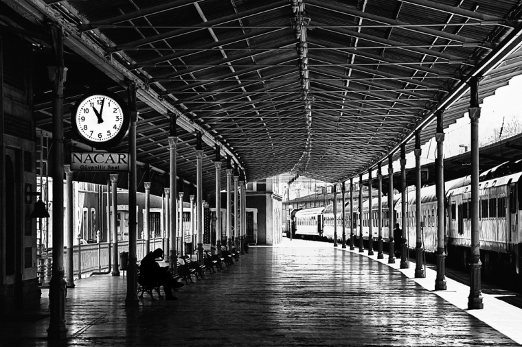 bahad-r-bermek,waiting-sirkeci-train-station,street-city-travel-light-shadow-people-urban-blackandwhite-bw-abstract-black-building